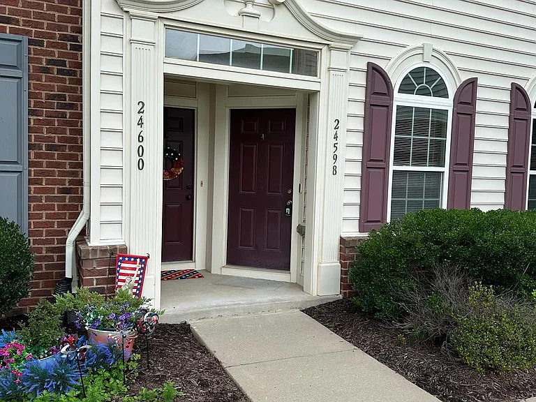 24598 Johnson Oak Ter — Photo 1