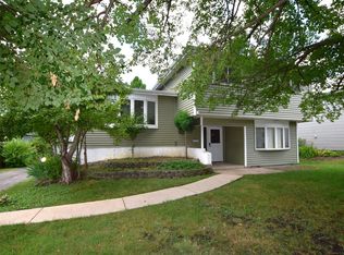 18 S Chase Ave, Lombard, IL 60148