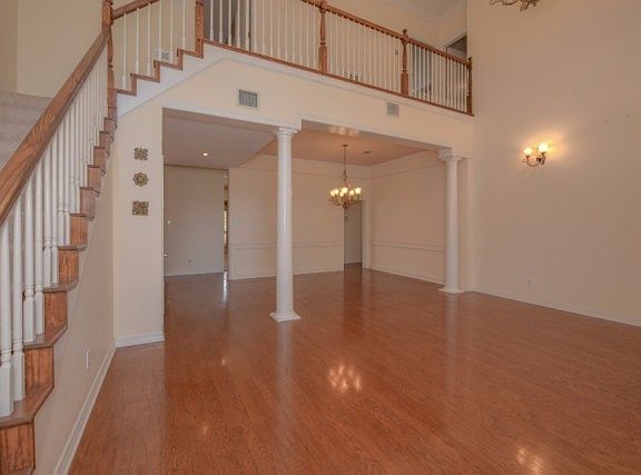 3rd image of 902 Winged Foot Dr