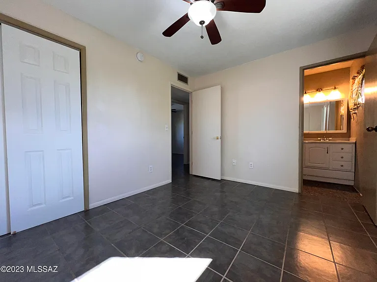 15925 N Capstan Ave — Photo 10