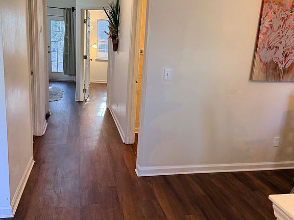 4th image of 2212 Springhill Ave