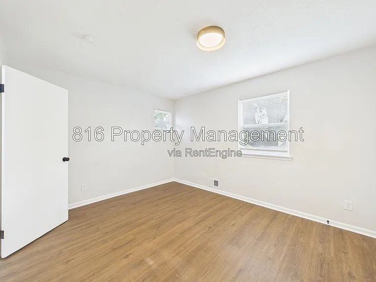 7030 Ewing Ave #7030 — Photo 11
