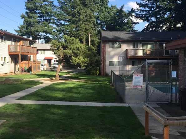 Pinewood Station Apartments