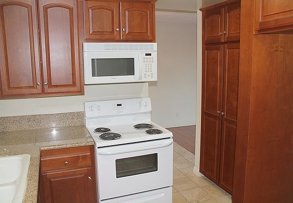 3rd image of 1200 S Catalina Ave #428