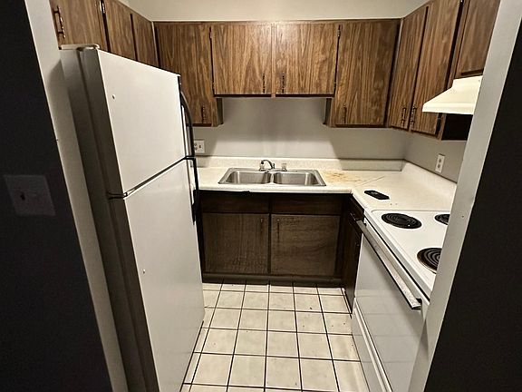 4th image of 1328 N Johnson Ave #A