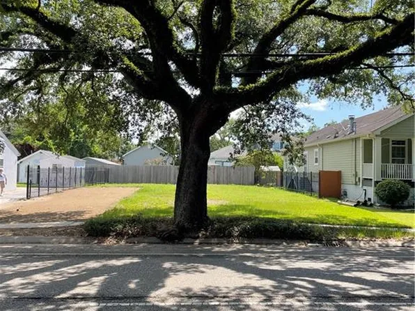 4527 Paris Ave, New Orleans, LA 70122