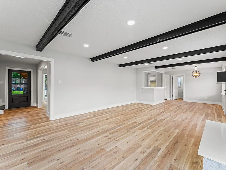 20534 Laverton Dr — Photo 4