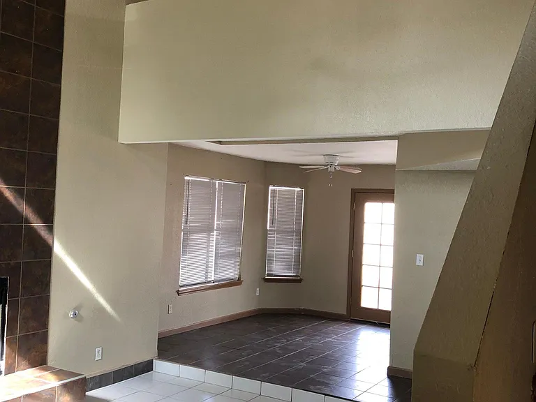 7420 Lakehurst Rd — Photo 6