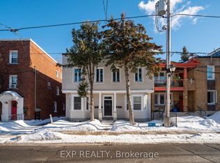 52 Saint Andrew St #4, Ottawa, ON K1N 5E9