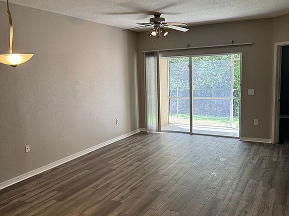 5th image of 9507 Amberdale Ct Unit 101