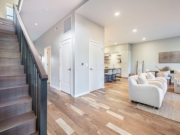 5th image of 598 Lathrop St #6