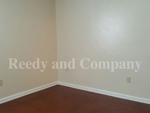 5th image of 3214 Applewood Cv