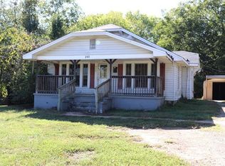 242 21st St SW, Hickory, NC 28602