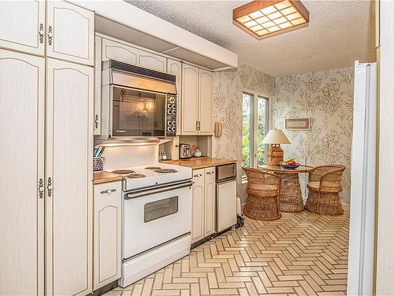 2nd image of 109 Wilderness Dr APT 116