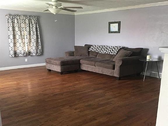 5th image of 2330 Baywood Dr