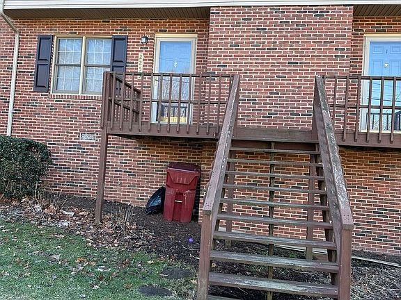 3rd image of 2253 Forest Acres Dr
