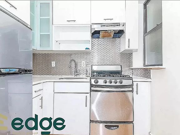 3rd image of 1420 Putnam Ave APT 1L