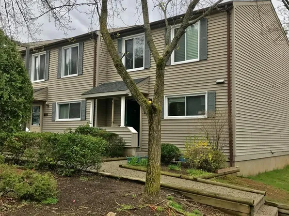 1401 Ramapo Brae Ln, Mahwah, NJ 07430