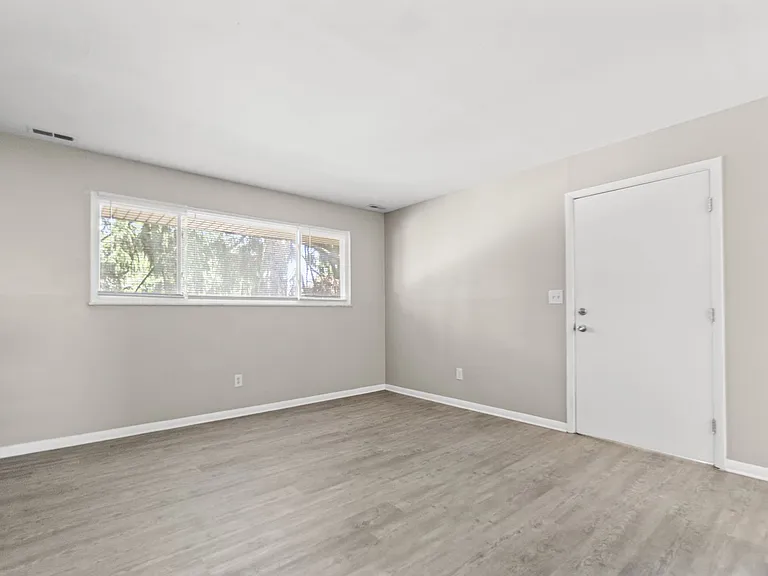 1549-1551 Oakland Park Ave — Photo 9