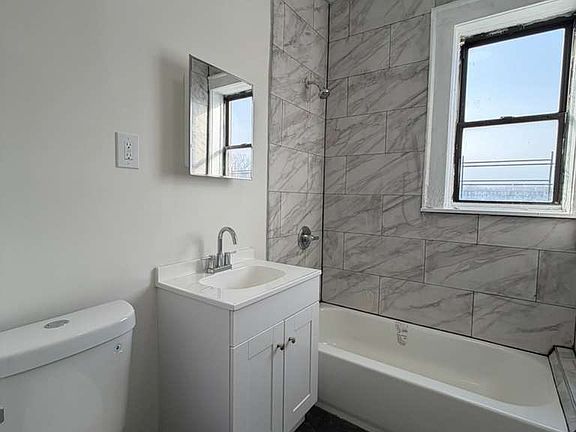 2nd image of 78-80 Telford St #506