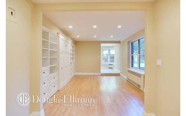 Sold by Douglas Elliman | media 22