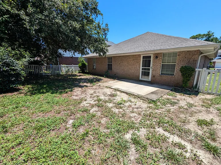 1020 Freeport Ct — Photo 21