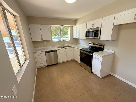 4th image of 10012 W LAKEVIEW Circle