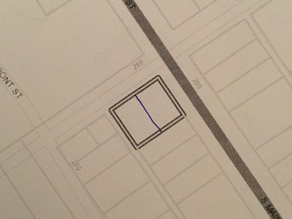 2nd image of 200 Main St S