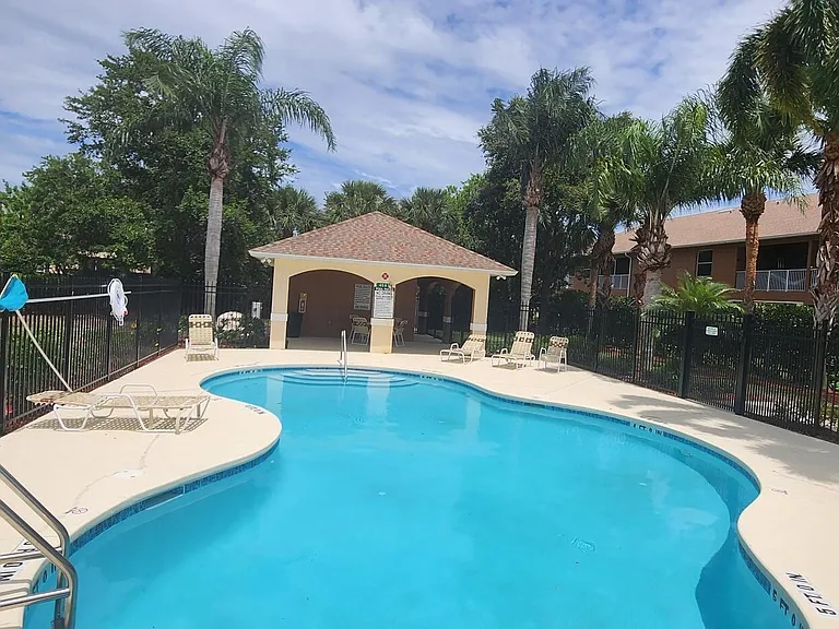 1040 Venetian Dr #203 — Photo 23