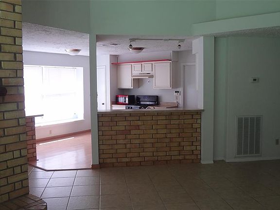3rd image of 403 Elder Vista Dr