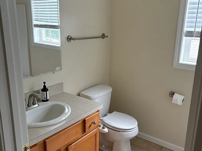 42 N Main St #B — Photo 8