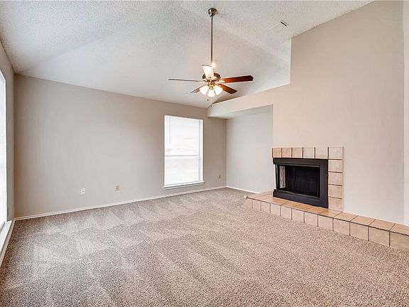 4th image of 4014 Knights Bridge Dr