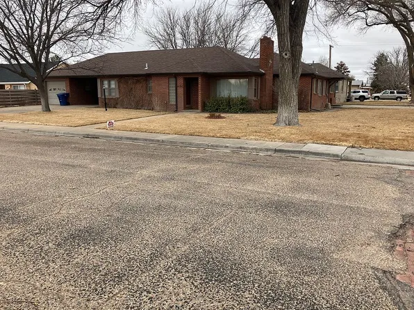 604 W 10th St, Goodland, KS 67735