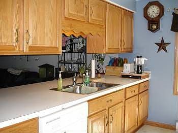 3rd image of 555 Treadway Blvd