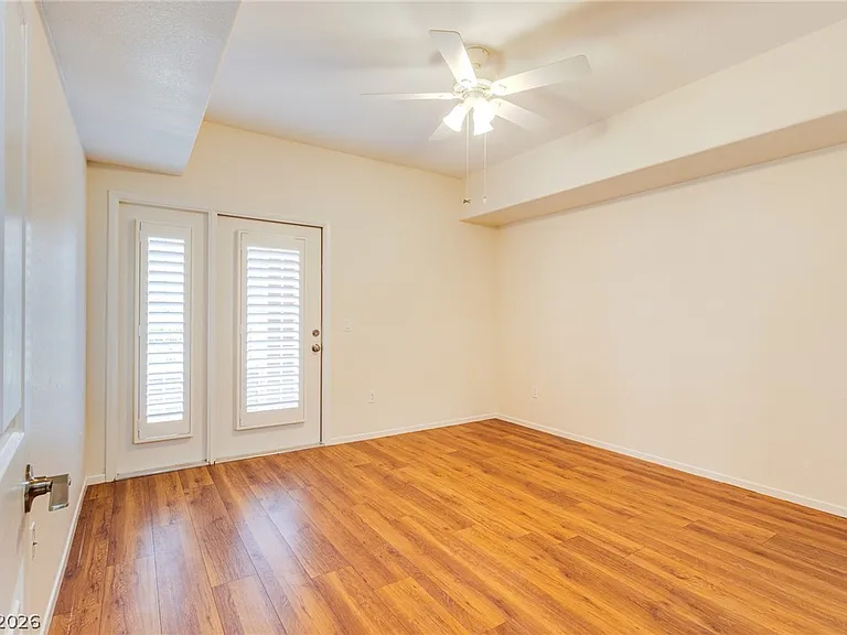 300 Pine Haven St #101 — Photo 16