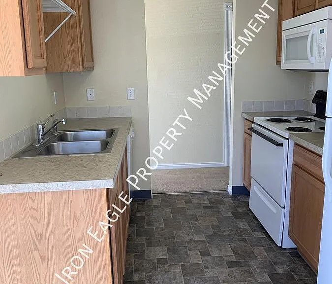 5908 W Port Ln #101 — Photo 6