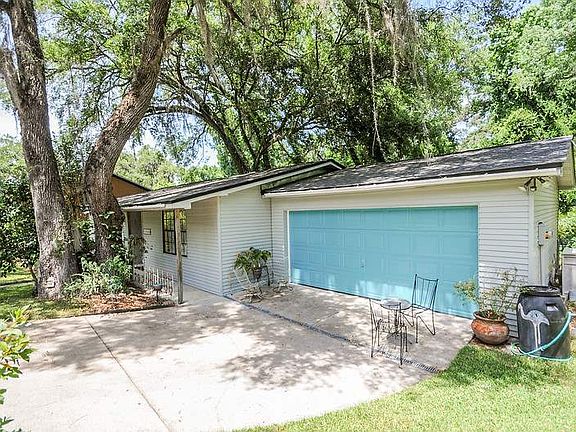 2nd image of 3121 Dunkeld Pl