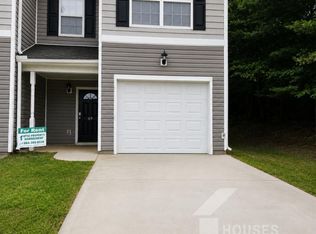 69 Greensboro Ct, Greenville, SC 29617