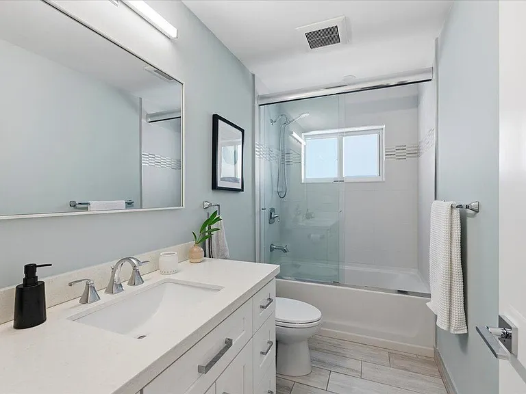 2210 NE 34th Ct — Photo 26