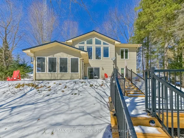 1099 Summer Ln, Minden Hills, ON K0M 2K0