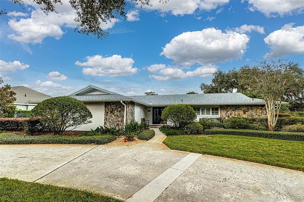 451 LONE PALM DRIVE — Lone Palms Golf Club