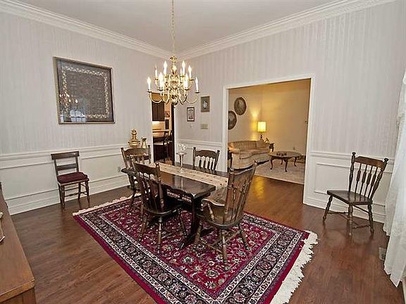4th image of 111 Dogwood Ln