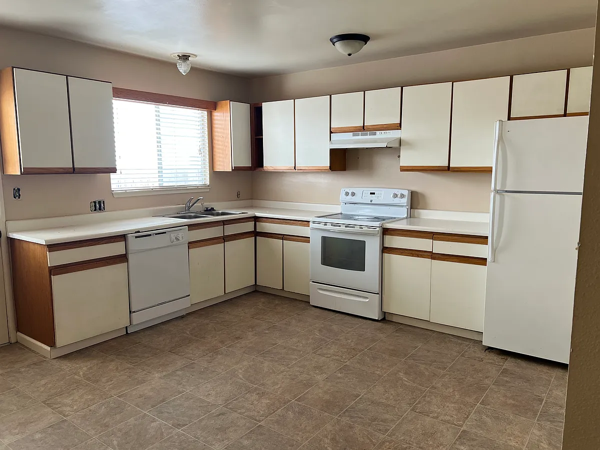 Building Photo - 1410 Colorado Ave #122