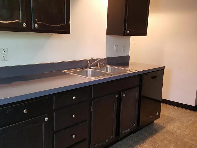 753 W 3rd St #4 — Photo 2