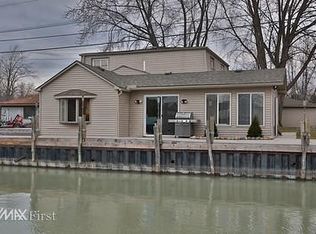 47780 Jefferson Ave, Chesterfield, MI