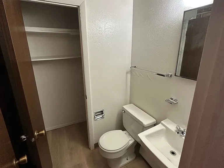 1260 Kalmia Ave — Photo 14