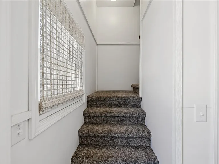 3272 Minnow Creek Dr — Photo 37