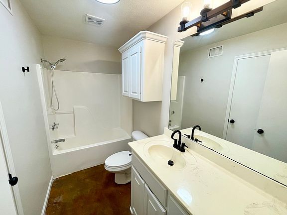 5th image of 3521 1st St #4