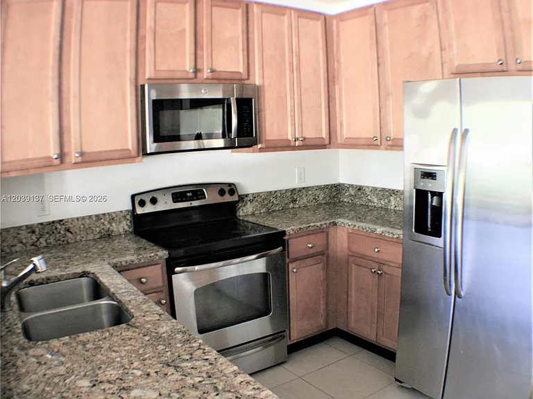 202 Las Brisas Cir — Photo 5