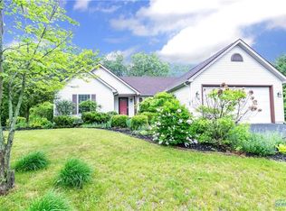 8220 Sycamore Woods Ln, Holland, OH 43528